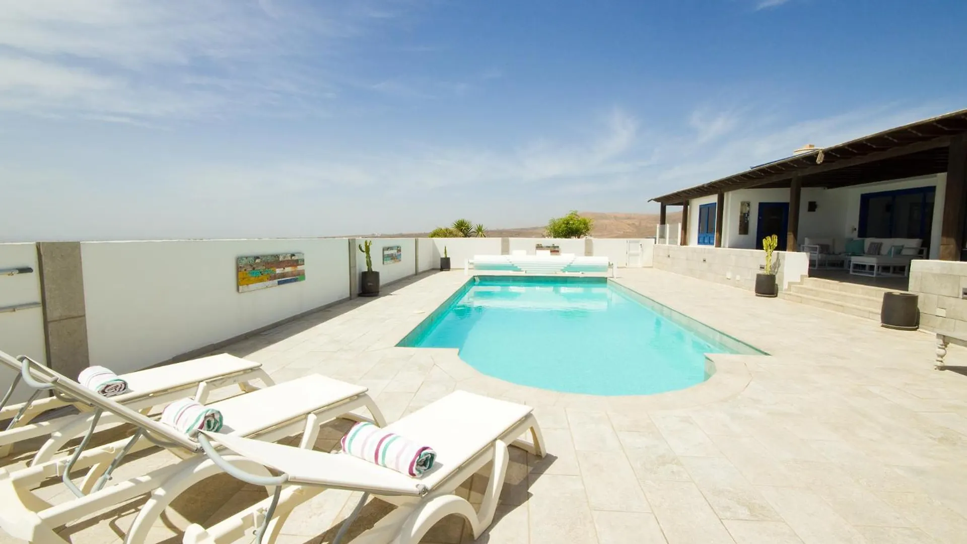 Villa Lucy - By Az Rentals Puerto del Carmen  0*, Puerto del Carmen (Lanzarote) Spain