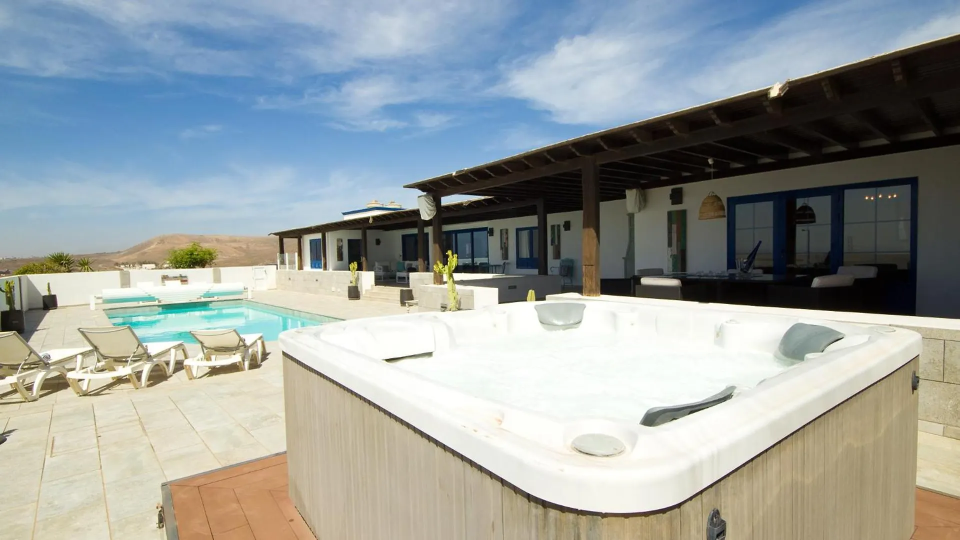 Villa Lucy - By Az Rentals Puerto del Carmen   Puerto del Carmen (Lanzarote)
